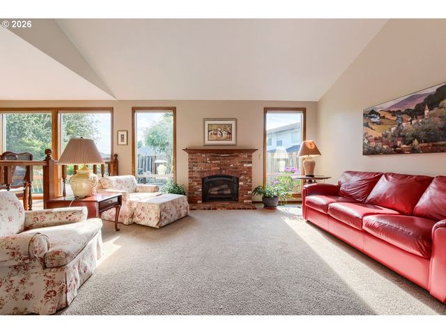 5890 Nw NECANICUM Way, Portland, OR 97229