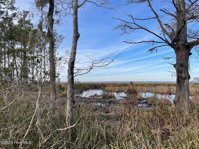 257 Garbacon Drive Drive, Beaufort, NC 28516