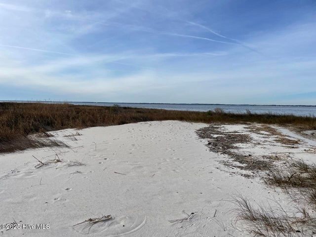 257 Garbacon Drive Drive, Beaufort, NC 28516