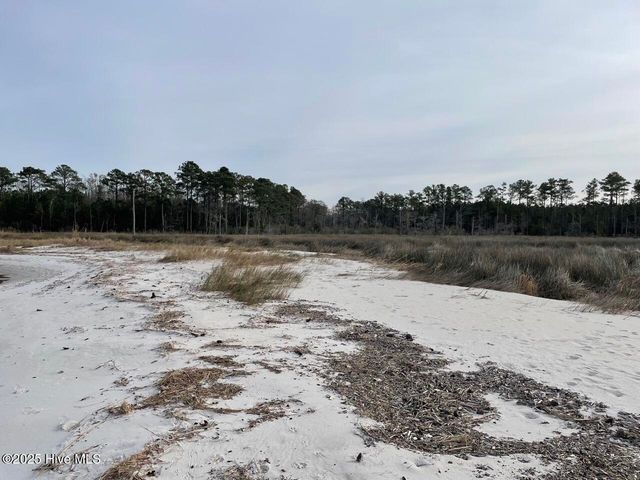257 Garbacon Drive Drive, Beaufort, NC 28516