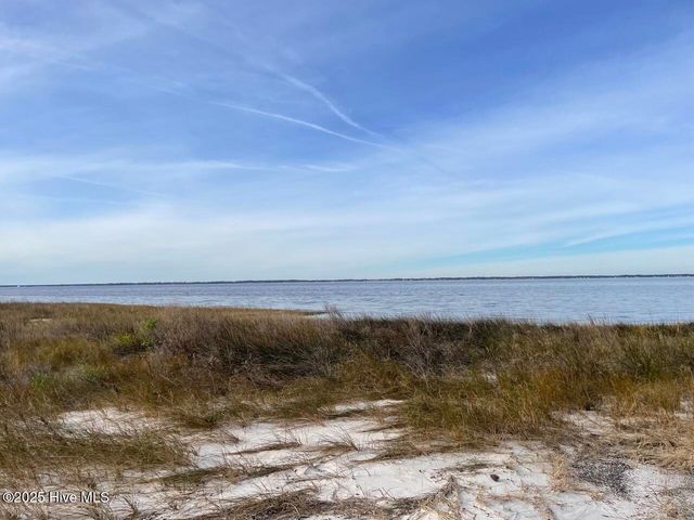 257 Garbacon Drive Drive, Beaufort, NC 28516