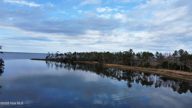 257 Garbacon Drive Drive, Beaufort, NC 28516