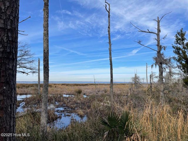 257 Garbacon Drive Drive, Beaufort, NC 28516