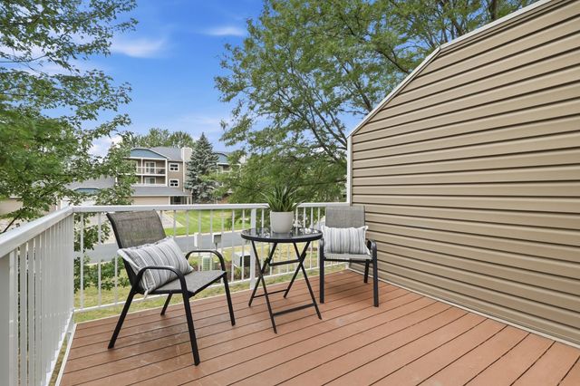 7610 157th Street W B, Apple Valley, MN 55124