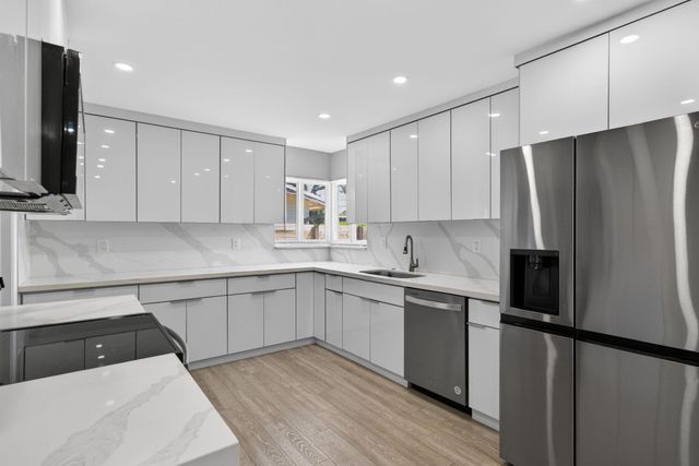 850 SE 1st Avenue, Pompano Beach, FL 33060
