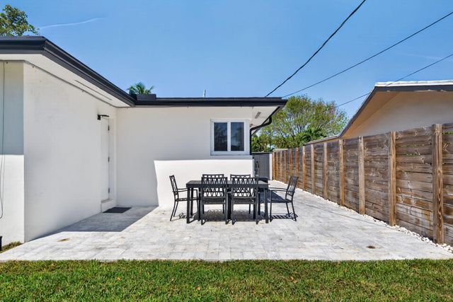 850 SE 1st Avenue, Pompano Beach, FL 33060