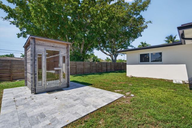 850 SE 1st Avenue, Pompano Beach, FL 33060