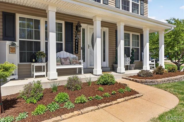 5754 Wickershire Lane, Oakville, MO 63129