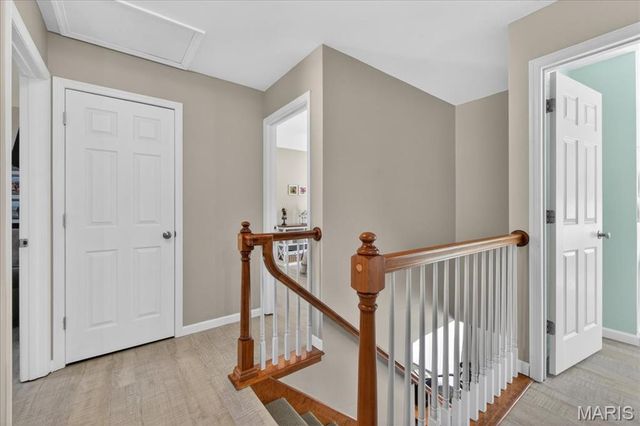 5754 Wickershire Lane, Oakville, MO 63129