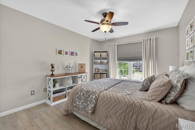 5754 Wickershire Lane, Oakville, MO 63129
