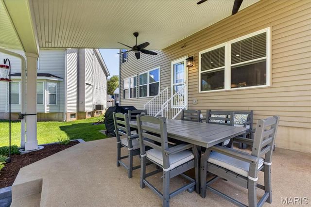 5754 Wickershire Lane, Oakville, MO 63129