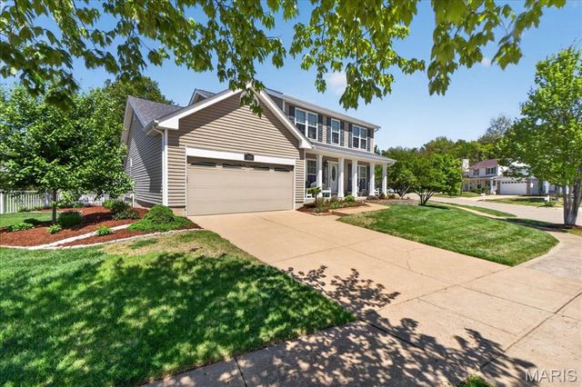 5754 Wickershire Lane, Oakville, MO 63129
