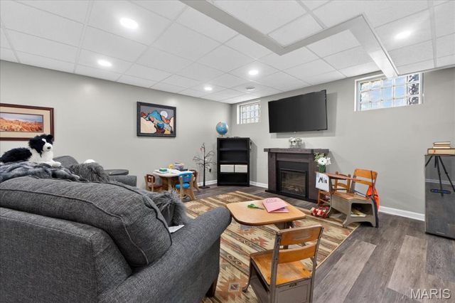 5754 Wickershire Lane, Oakville, MO 63129