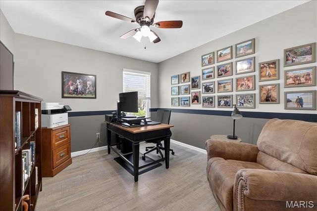 5754 Wickershire Lane, Oakville, MO 63129