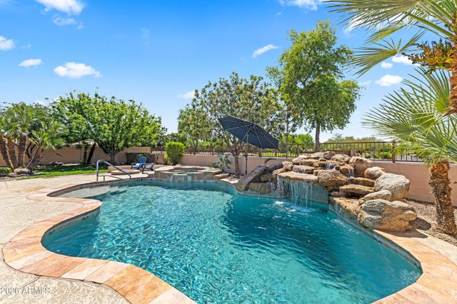 18539 E CARRIAGE Way, Queen Creek, AZ 85142