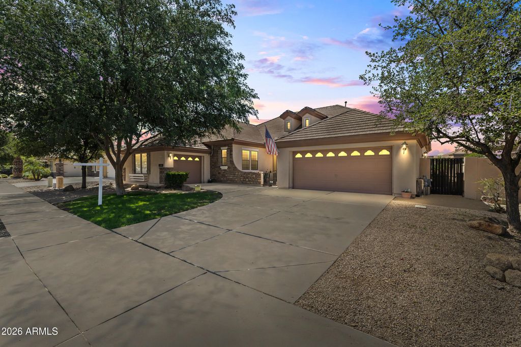 18539 E CARRIAGE Way, Queen Creek, AZ 85142 — photo 2