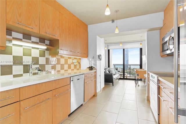 19667 Turnberry Way 17K, Aventura, FL 33180