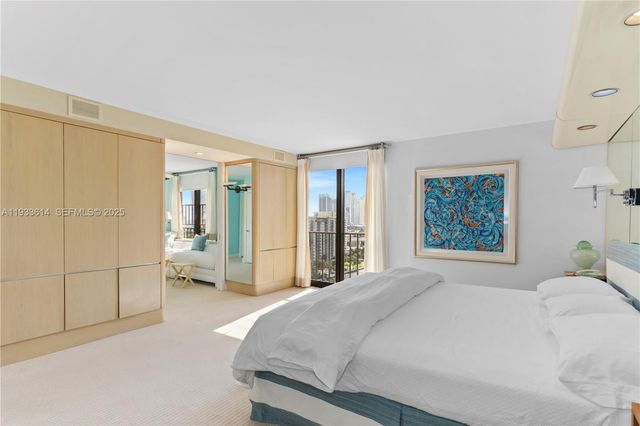 19667 Turnberry Way 17K, Aventura, FL 33180