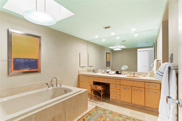 19667 Turnberry Way 17K, Aventura, FL 33180