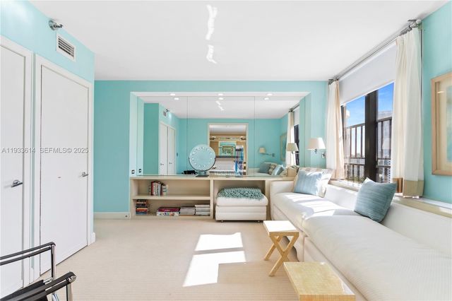 19667 Turnberry Way 17K, Aventura, FL 33180