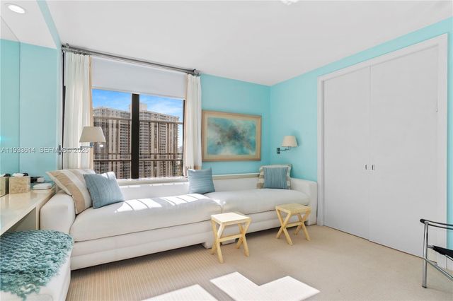 19667 Turnberry Way 17K, Aventura, FL 33180