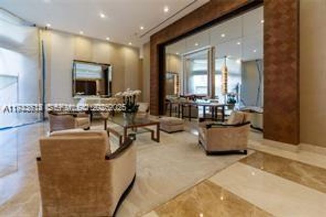 19667 Turnberry Way 17K, Aventura, FL 33180