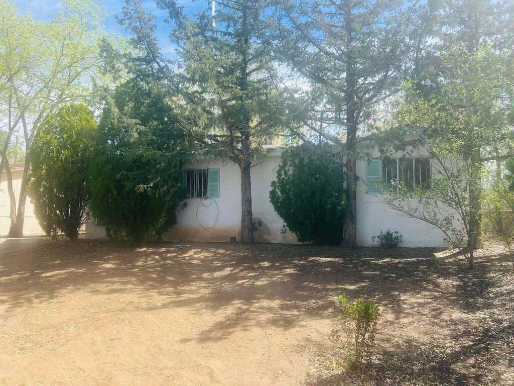 1612 Dorothy Street NE, Albuquerque, NM 87112