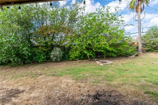 120 Presidio Dr, Portland, TX 78374