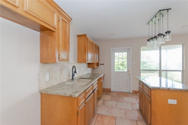 120 Presidio Dr, Portland, TX 78374