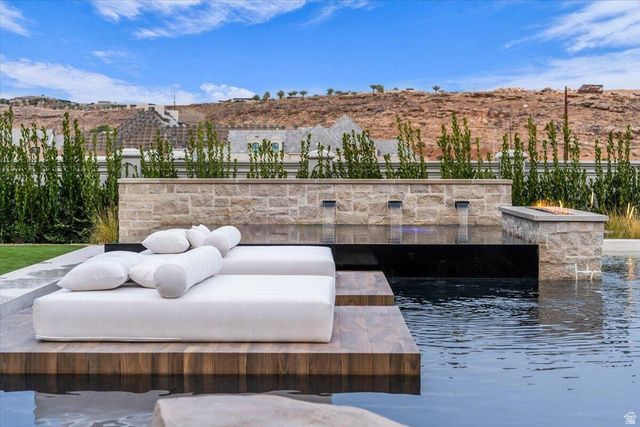 3155 E HINCKLEY, St. George, UT 84790