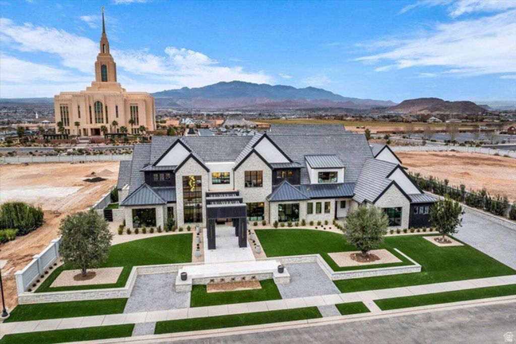 Image 2 of property listing at 3155 E HINCKLEY, St. George, UT 84790