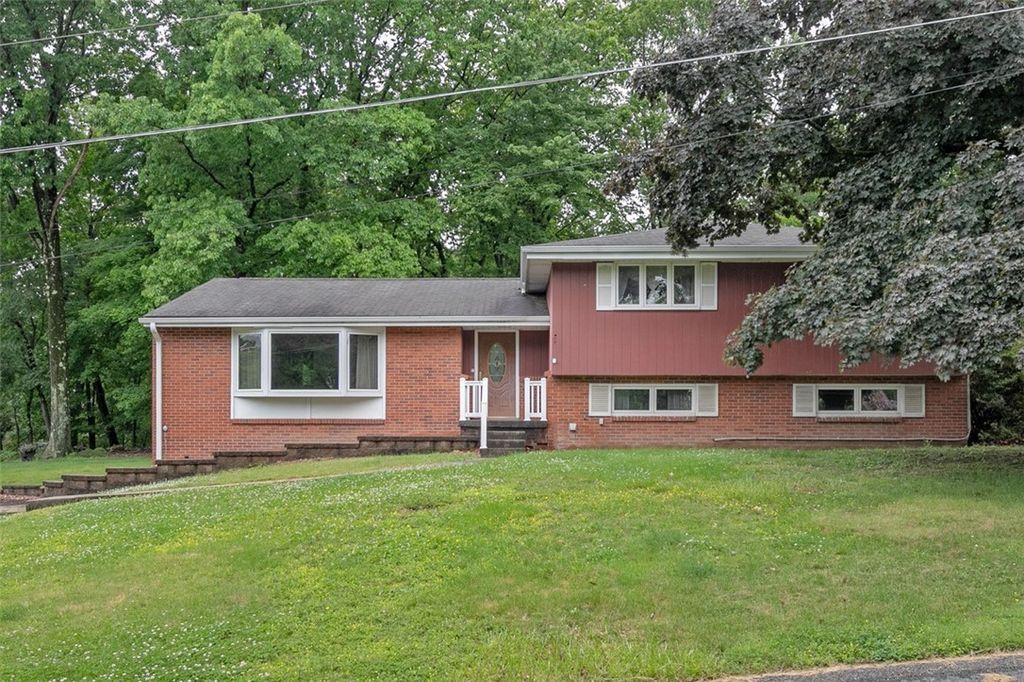 3450 Woodland Drive, Murrysville, PA 15668