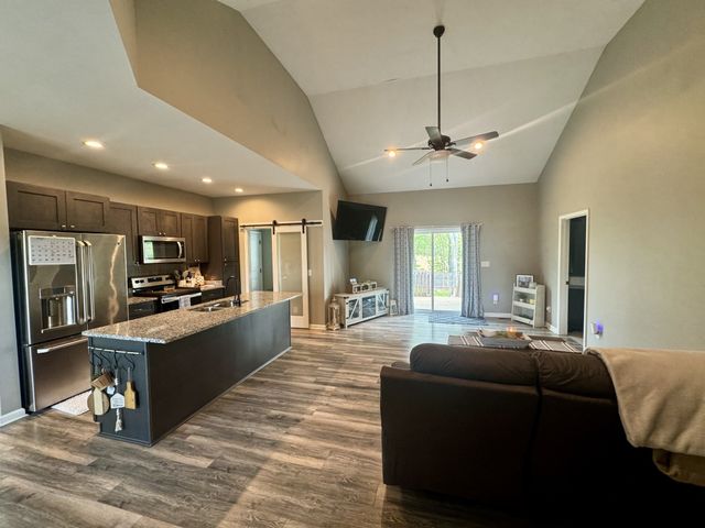 120 Pine Thicket Rd, Mc Ewen, TN 37101