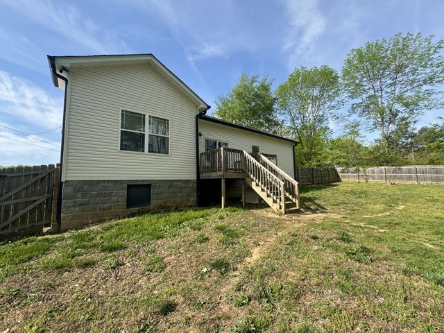 120 Pine Thicket Rd, Mc Ewen, TN 37101