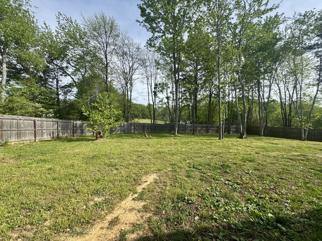 120 Pine Thicket Rd, Mc Ewen, TN 37101