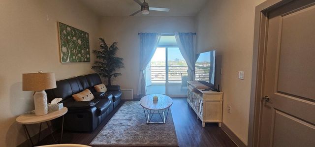 6955 Turtlewood Dr 607, Houston, TX 77072