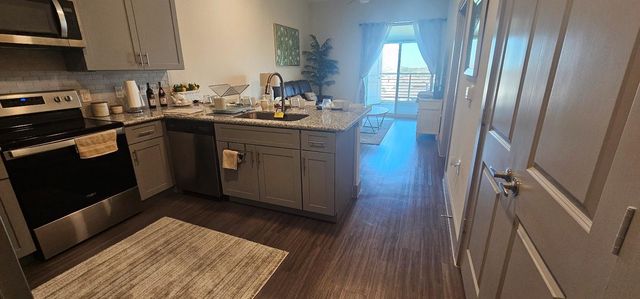 6955 Turtlewood Dr 607, Houston, TX 77072