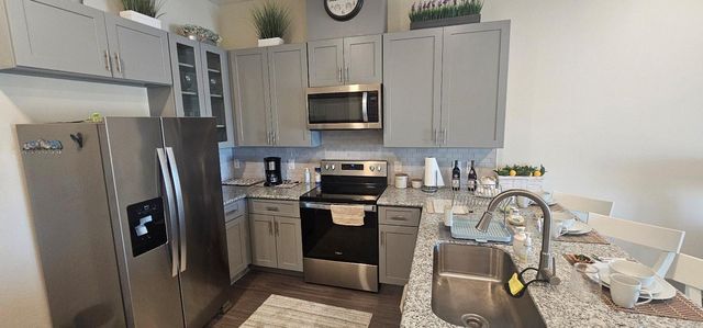 6955 Turtlewood Dr 607, Houston, TX 77072
