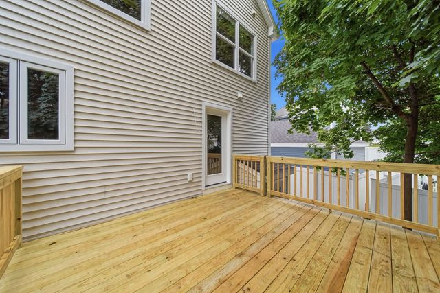 16 Manchester Street, Nashua, NH 03064