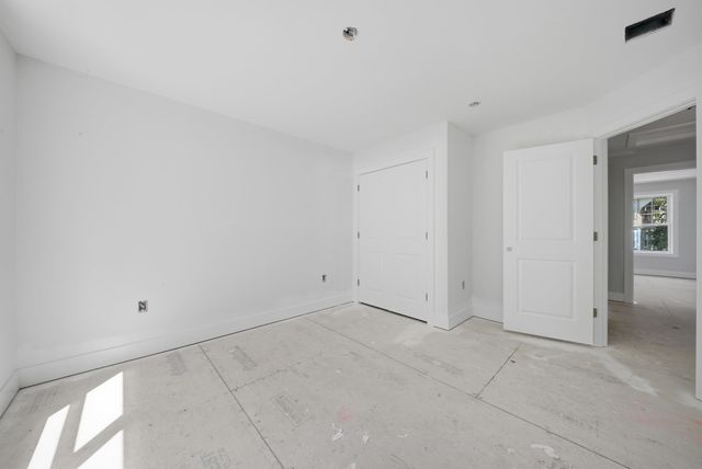 16 Manchester Street, Nashua, NH 03064