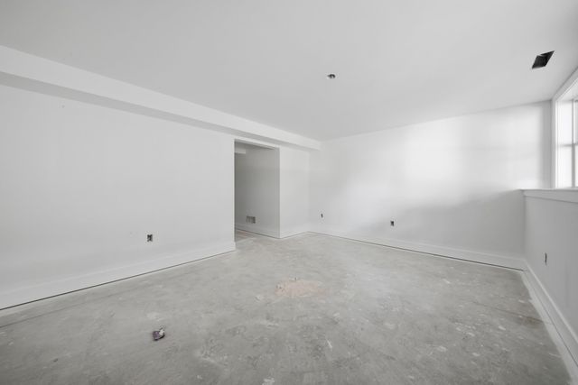 16 Manchester Street, Nashua, NH 03064