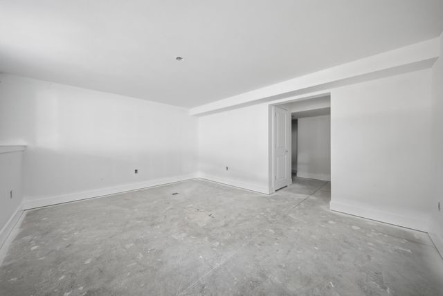 16 Manchester Street, Nashua, NH 03064