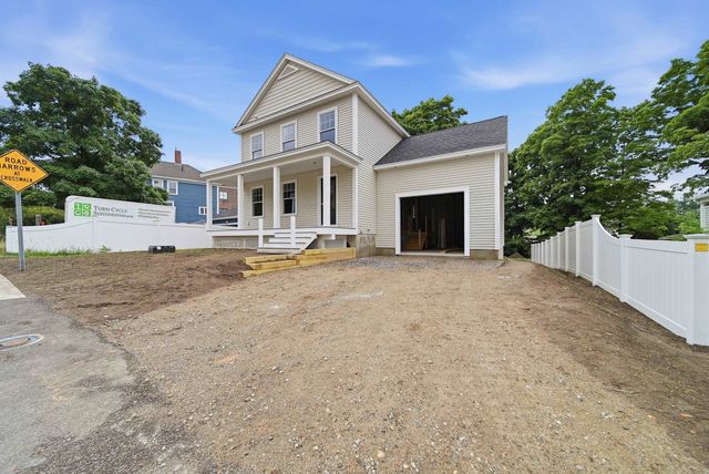 16 Manchester Street, Nashua, NH 03064