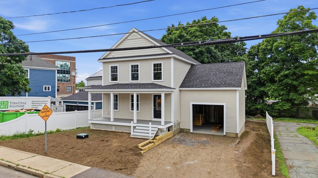 16 Manchester Street, Nashua, NH 03064