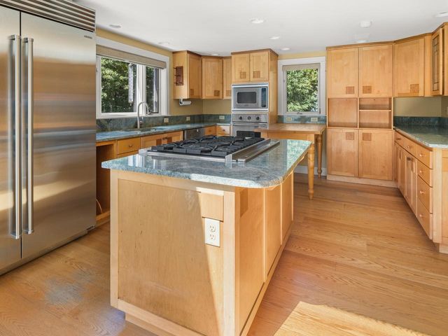 106 Ledge Road, Burlington, VT 05401