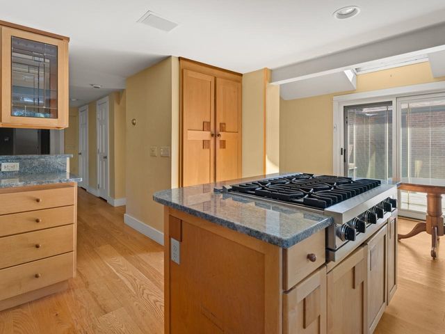 106 Ledge Road, Burlington, VT 05401
