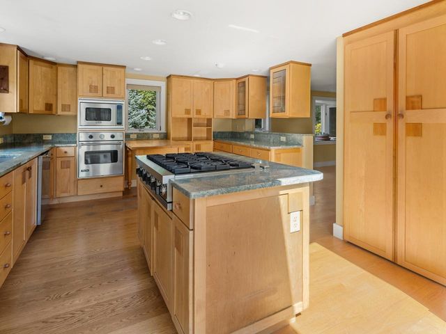 106 Ledge Road, Burlington, VT 05401