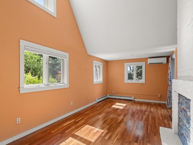 106 Ledge Road, Burlington, VT 05401