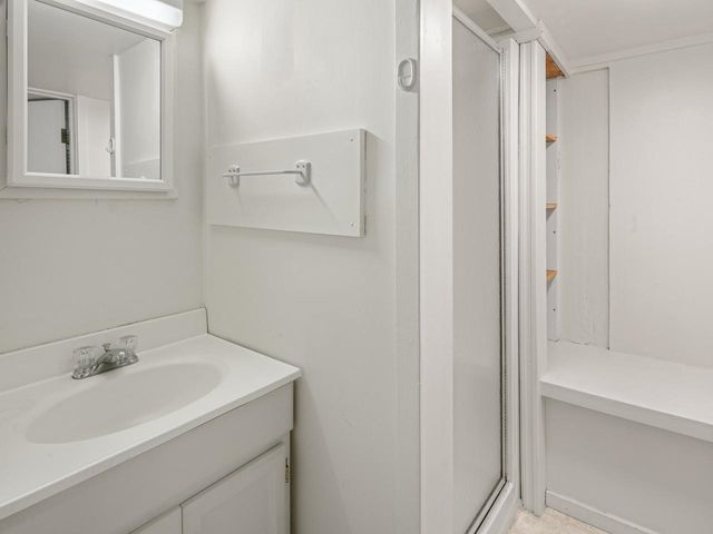 106 Ledge Road, Burlington, VT 05401