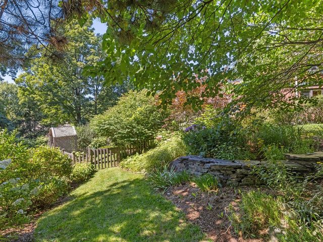 106 Ledge Road, Burlington, VT 05401